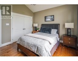 17 Dock Point Street thumbnail 35