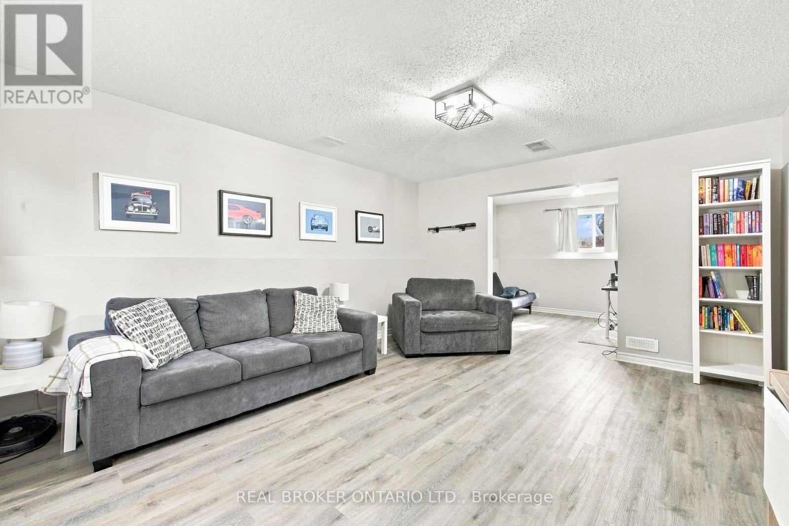 202 SANTIAGO STREET - Image 26