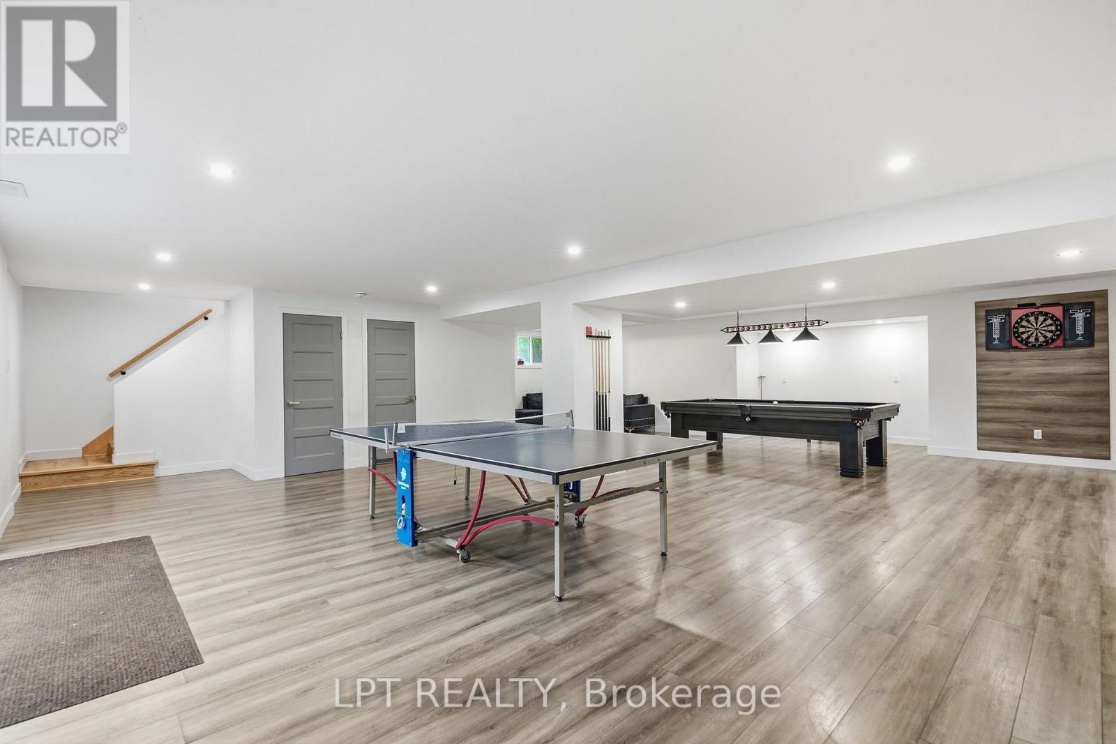 31 CARILLON CRESCENT - 18