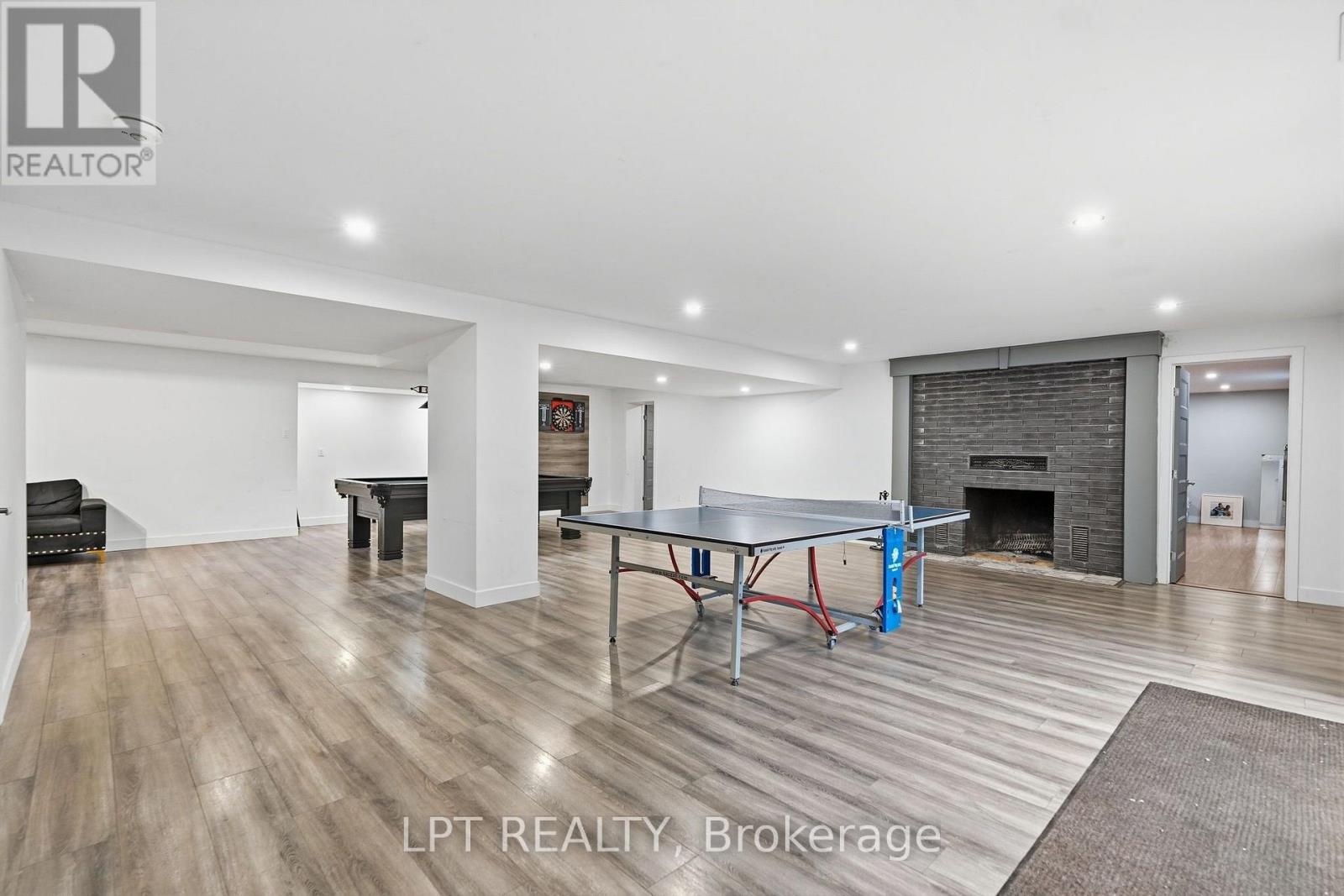 31 CARILLON CRESCENT - 19