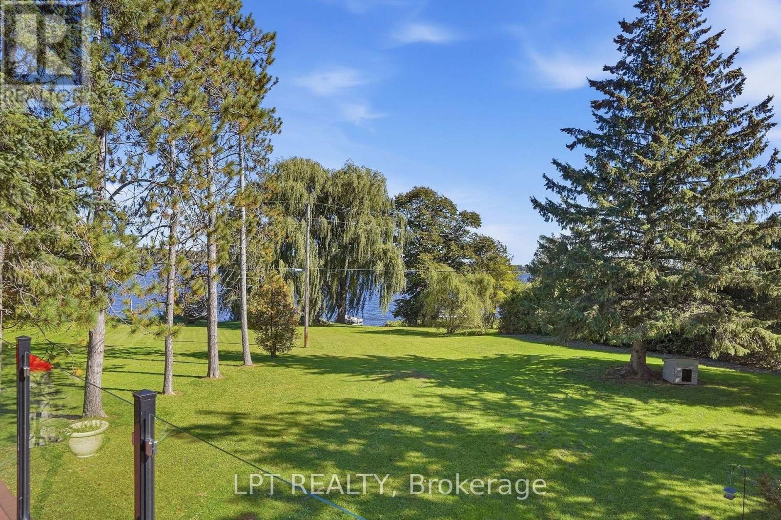 31 CARILLON CRESCENT - 27