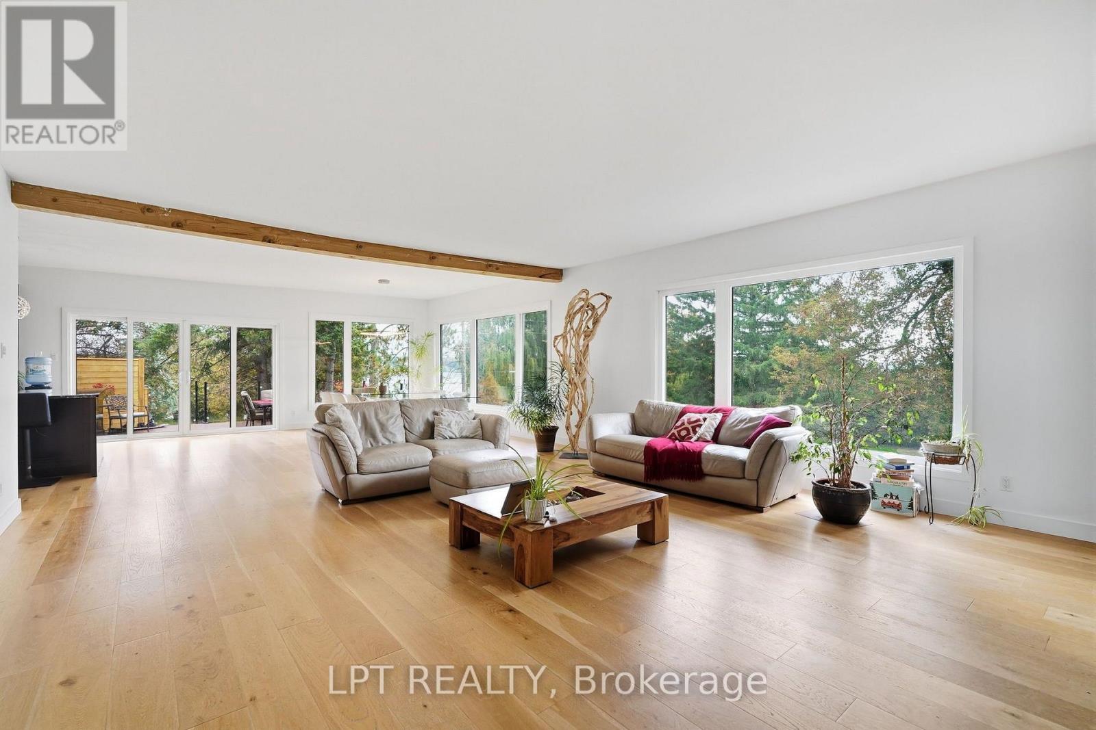 31 CARILLON CRESCENT - 5