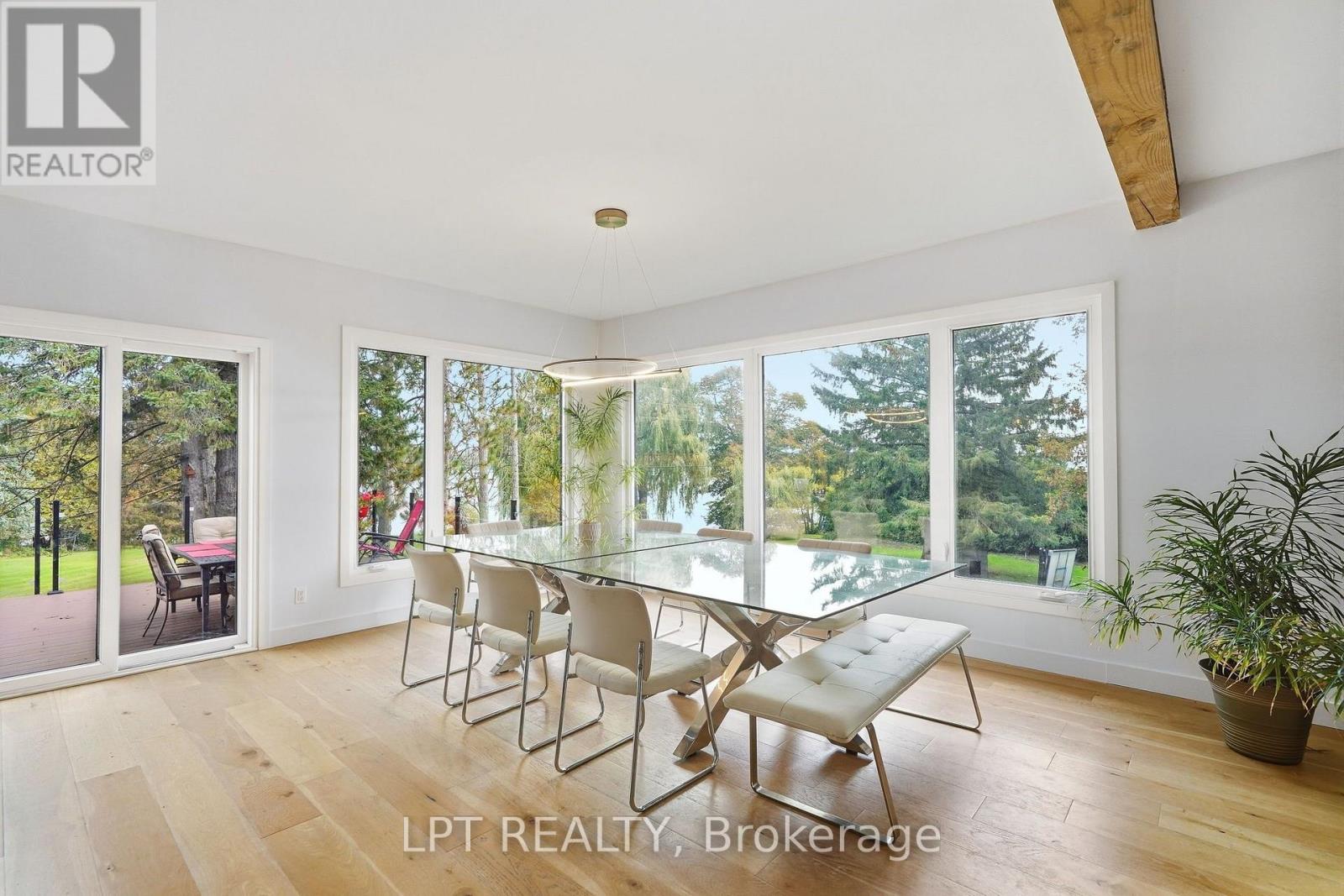 31 CARILLON CRESCENT - 6