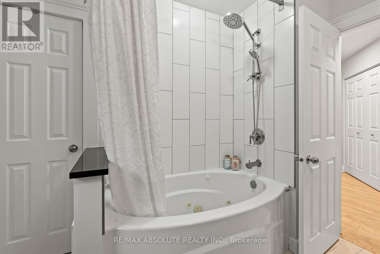 21 REVOL ROAD - Image 26