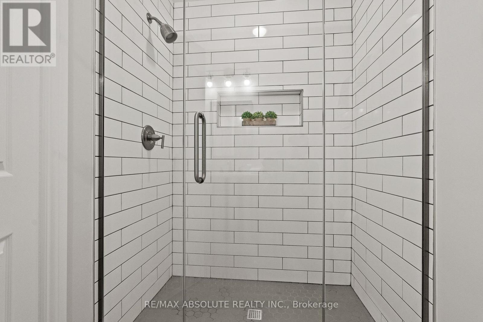 21 REVOL ROAD - Image 30