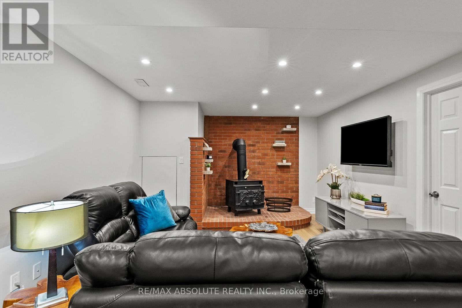 21 REVOL ROAD - Image 32