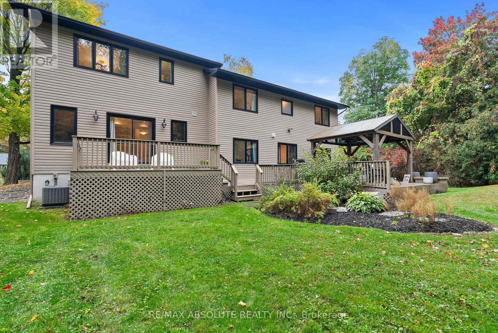21 REVOL ROAD - Image 44