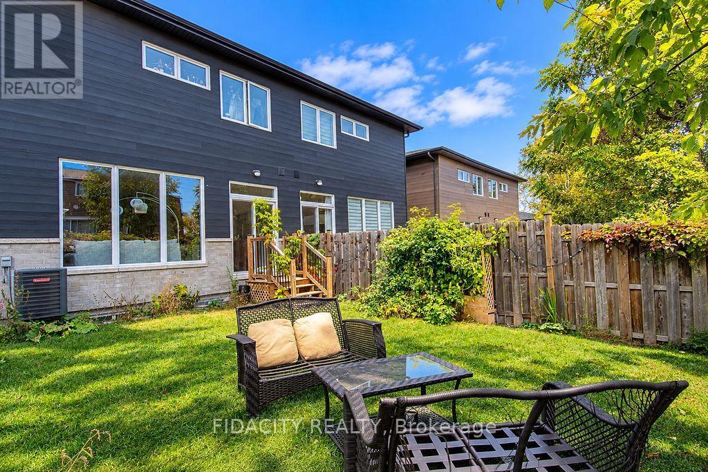 1402 MAYVIEW AVENUE - 24
