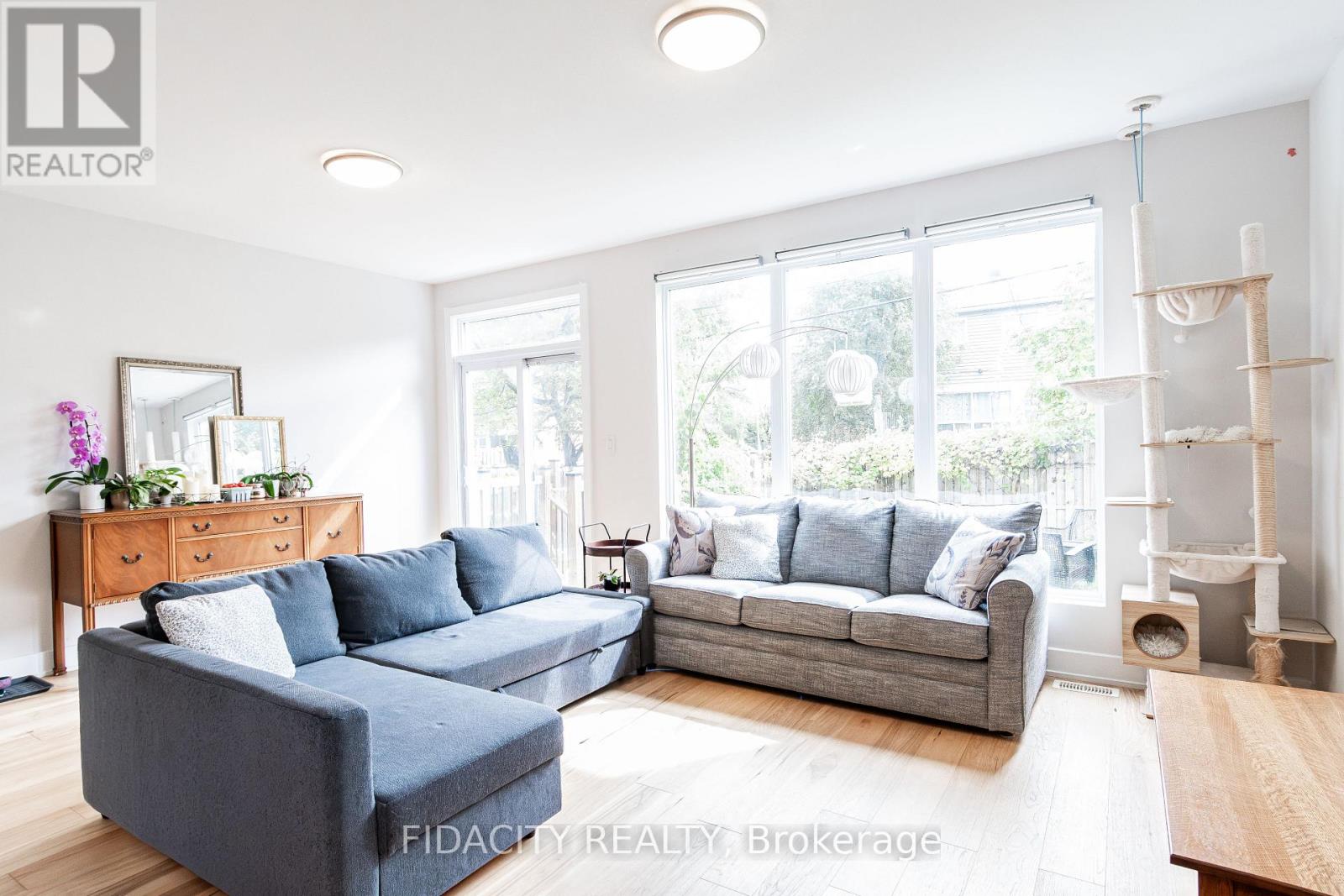 1402 MAYVIEW AVENUE - 5