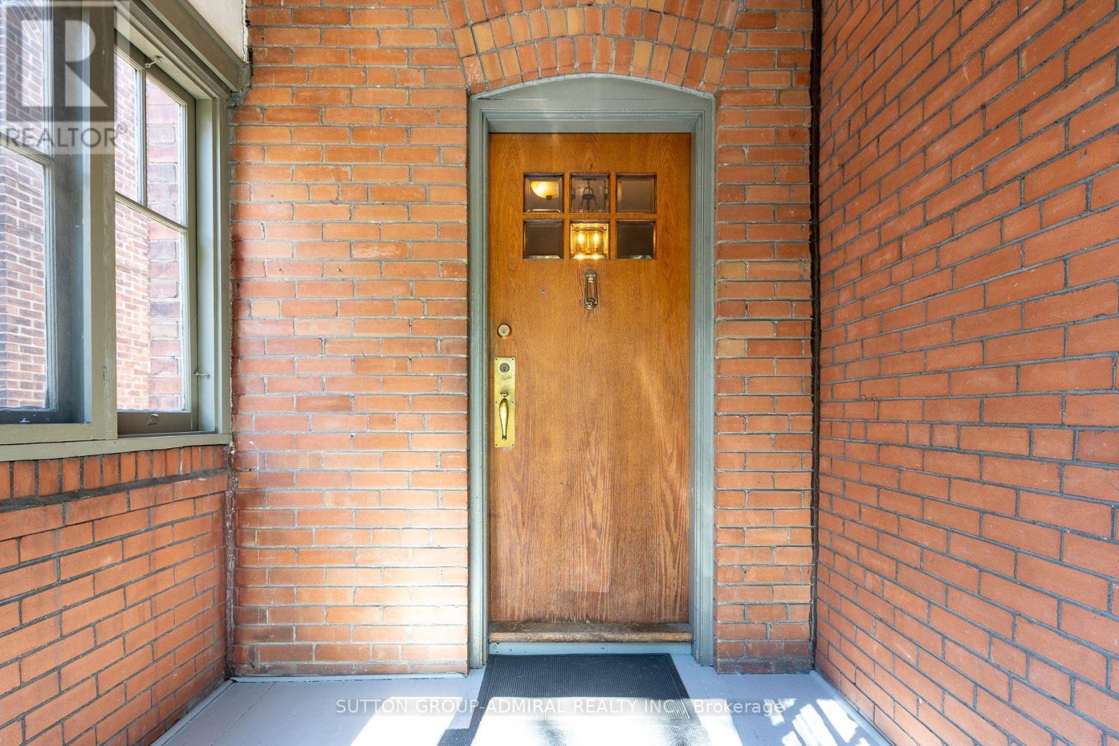 60 MANOR ROAD E - 1