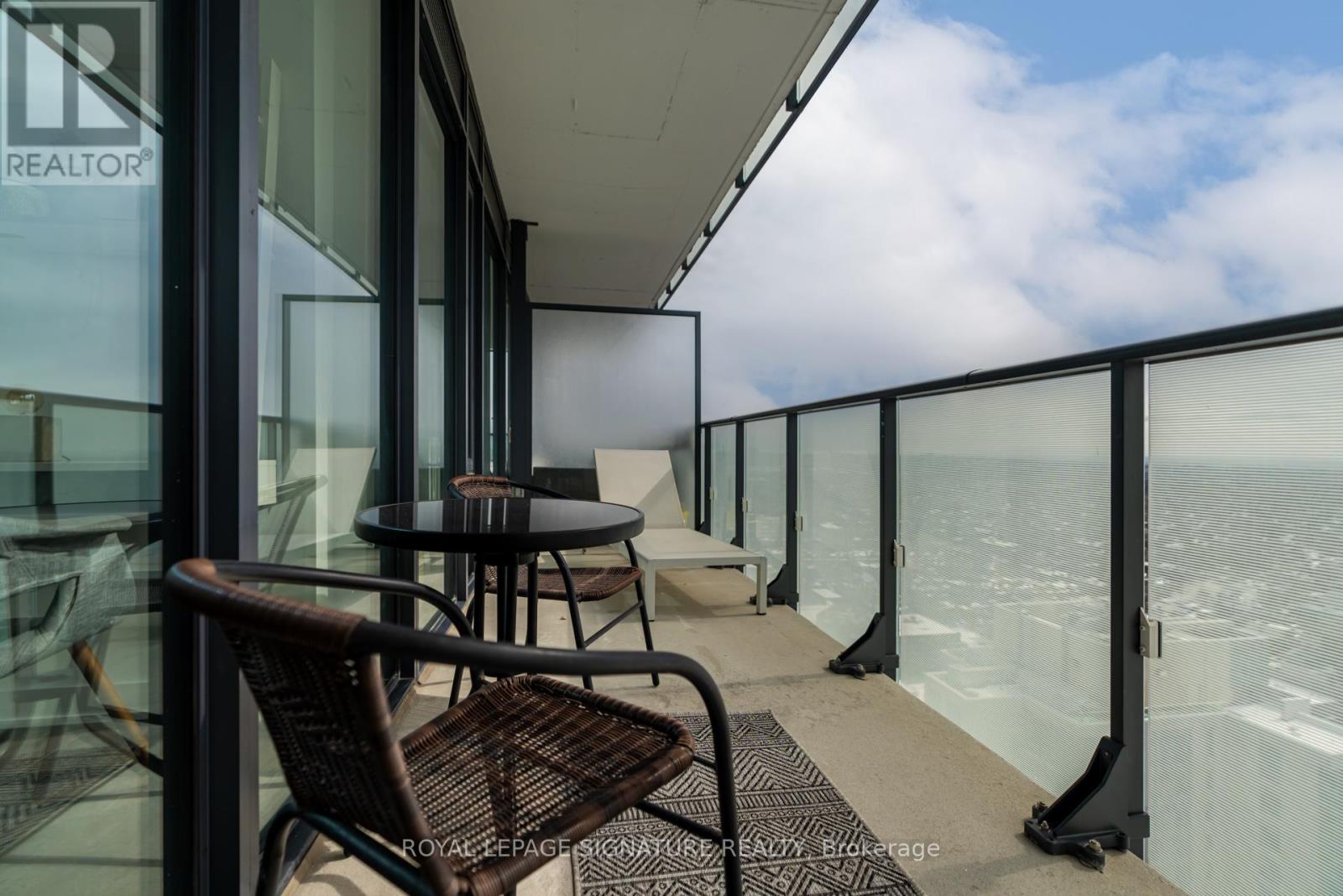 185 Roehampton Avenue — photo 31
