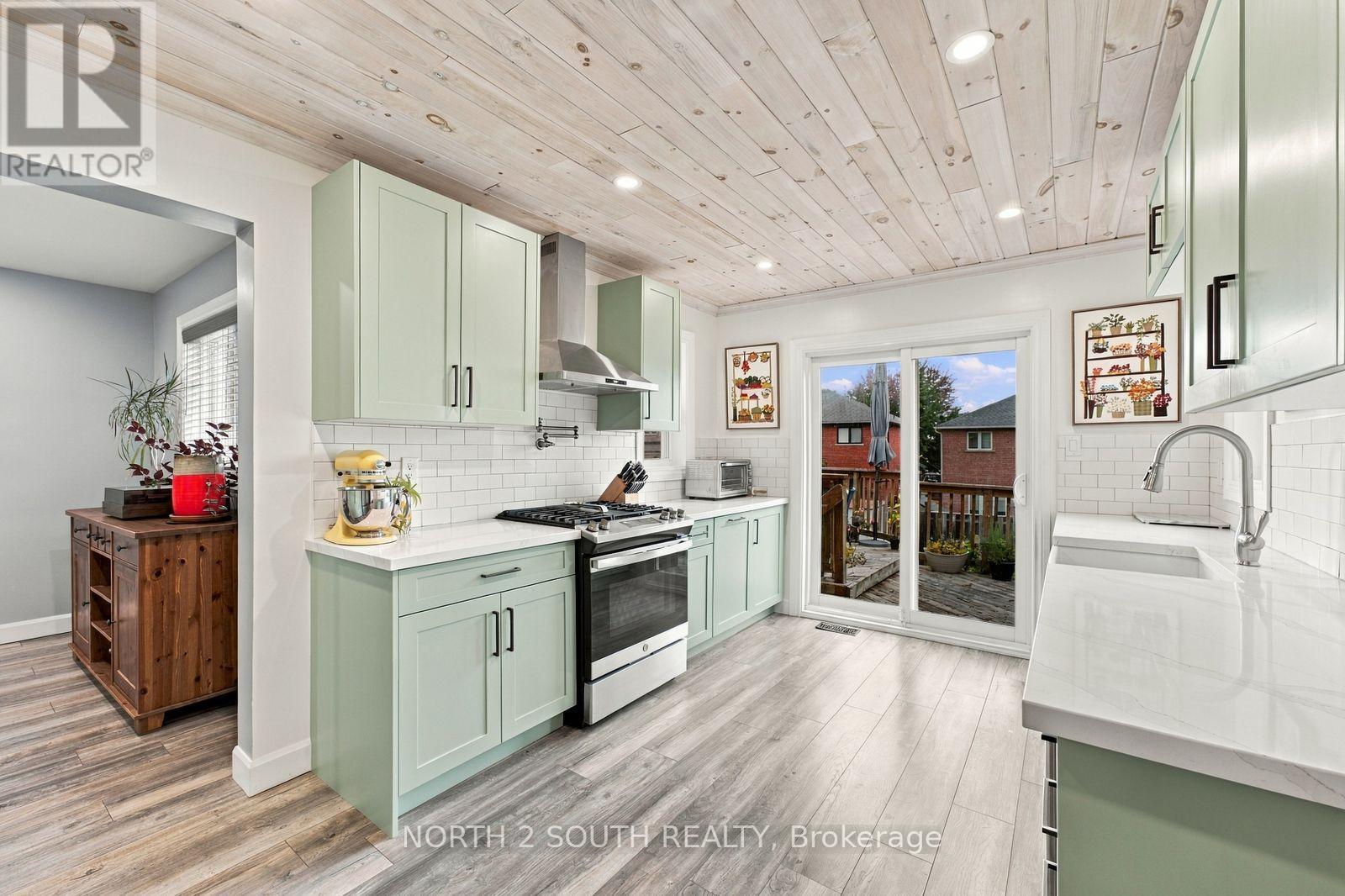 213 Melbourne Drive, Bradford West Gwillimbury, ON photo 17