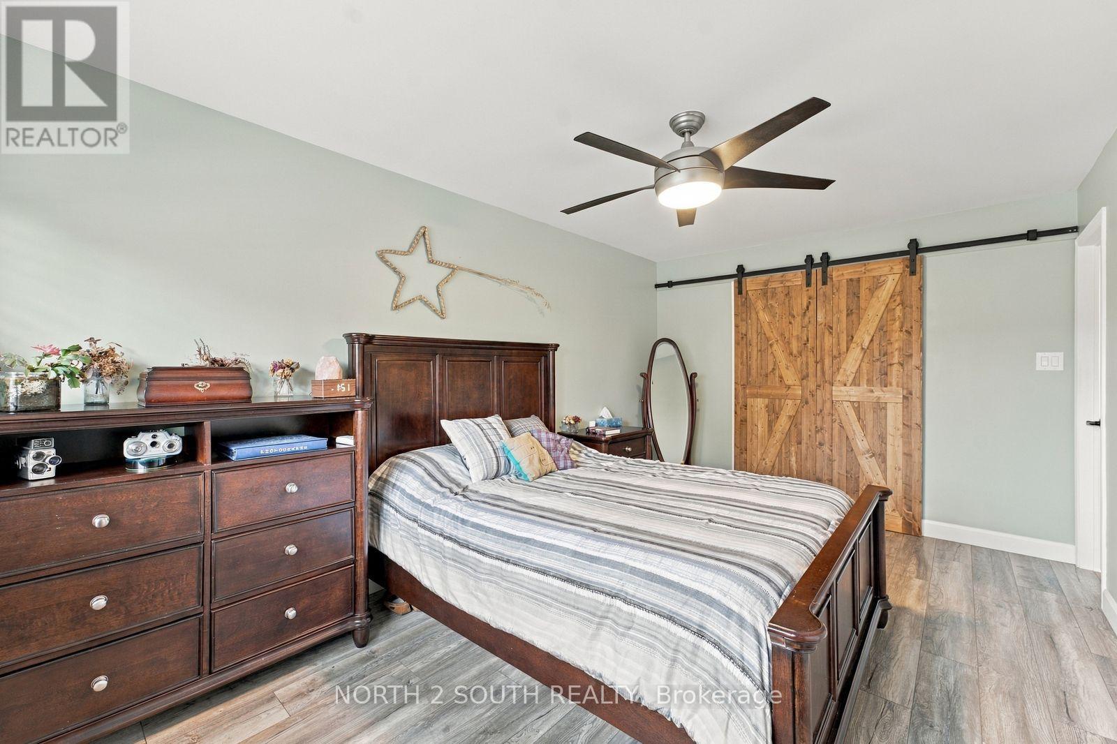 213 MELBOURNE DRIVE - 27