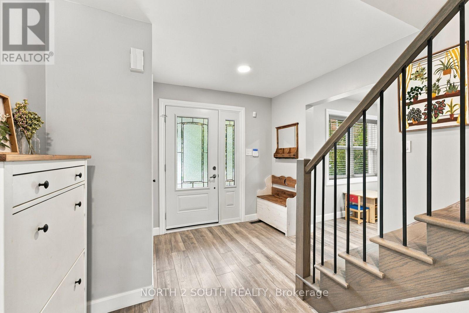 213 MELBOURNE DRIVE - 7