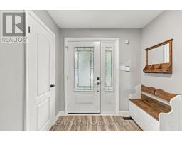 Bedroom 3 - 213 Melbourne Drive, Bradford West Gwillimbury, ON L3Z2Y8 Photo 6