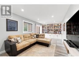 213 Melbourne Drive, Bradford West Gwillimbury, ON L3Z2Y8 Photo 9