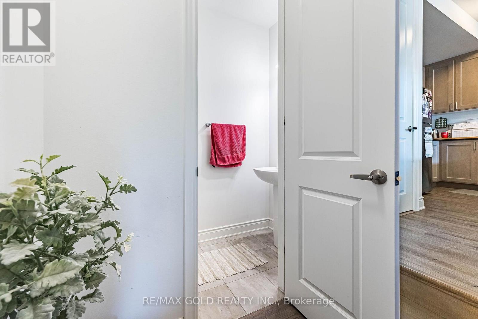 13 Keppel Circle, Brampton, ON photo 10