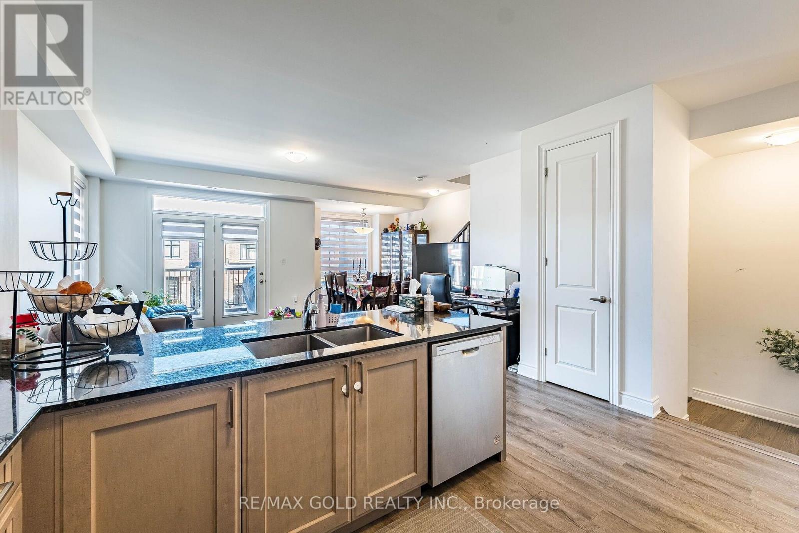 13 Keppel Circle, Brampton, ON photo 15