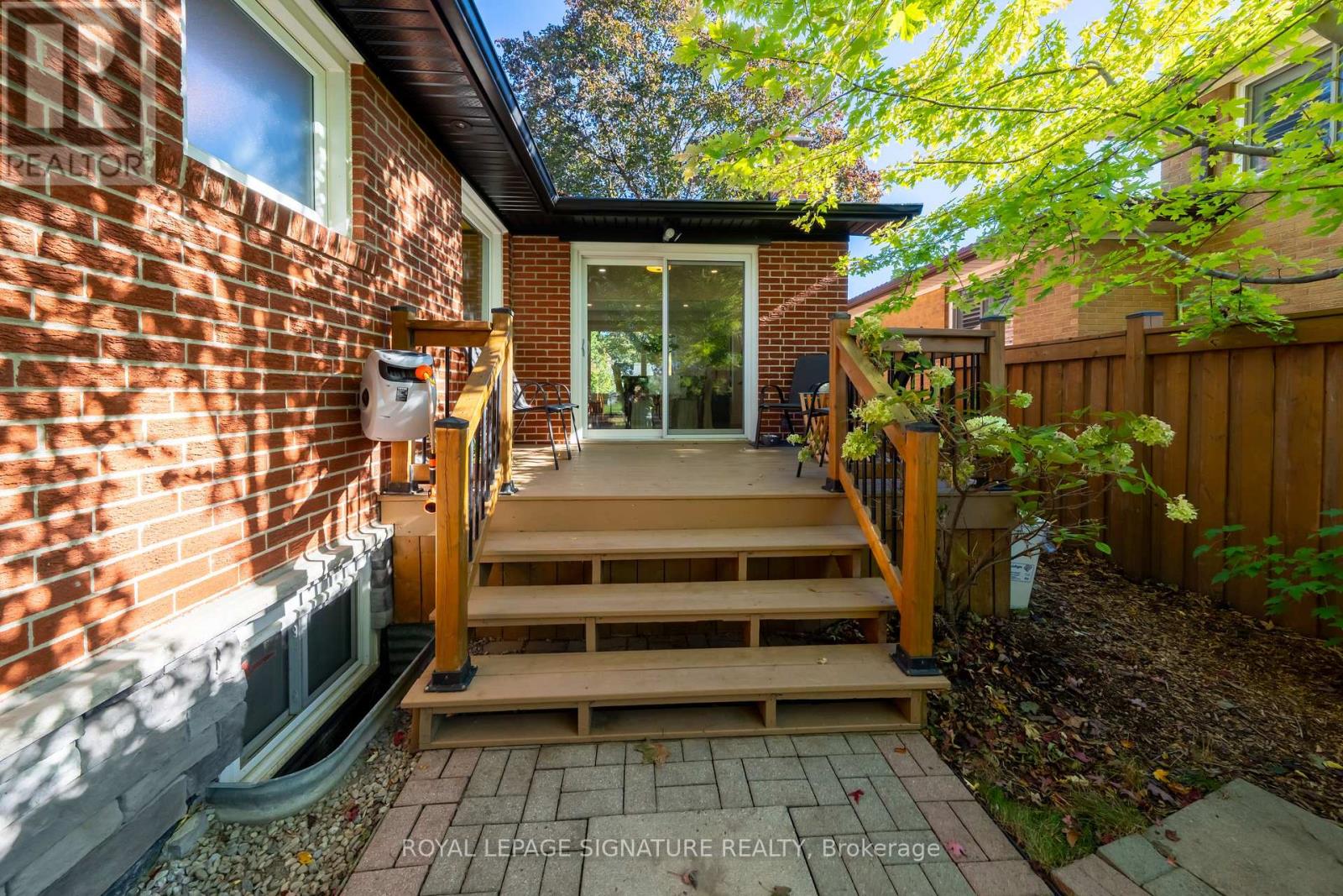 3510 BURNINGELM CRESCENT - 32