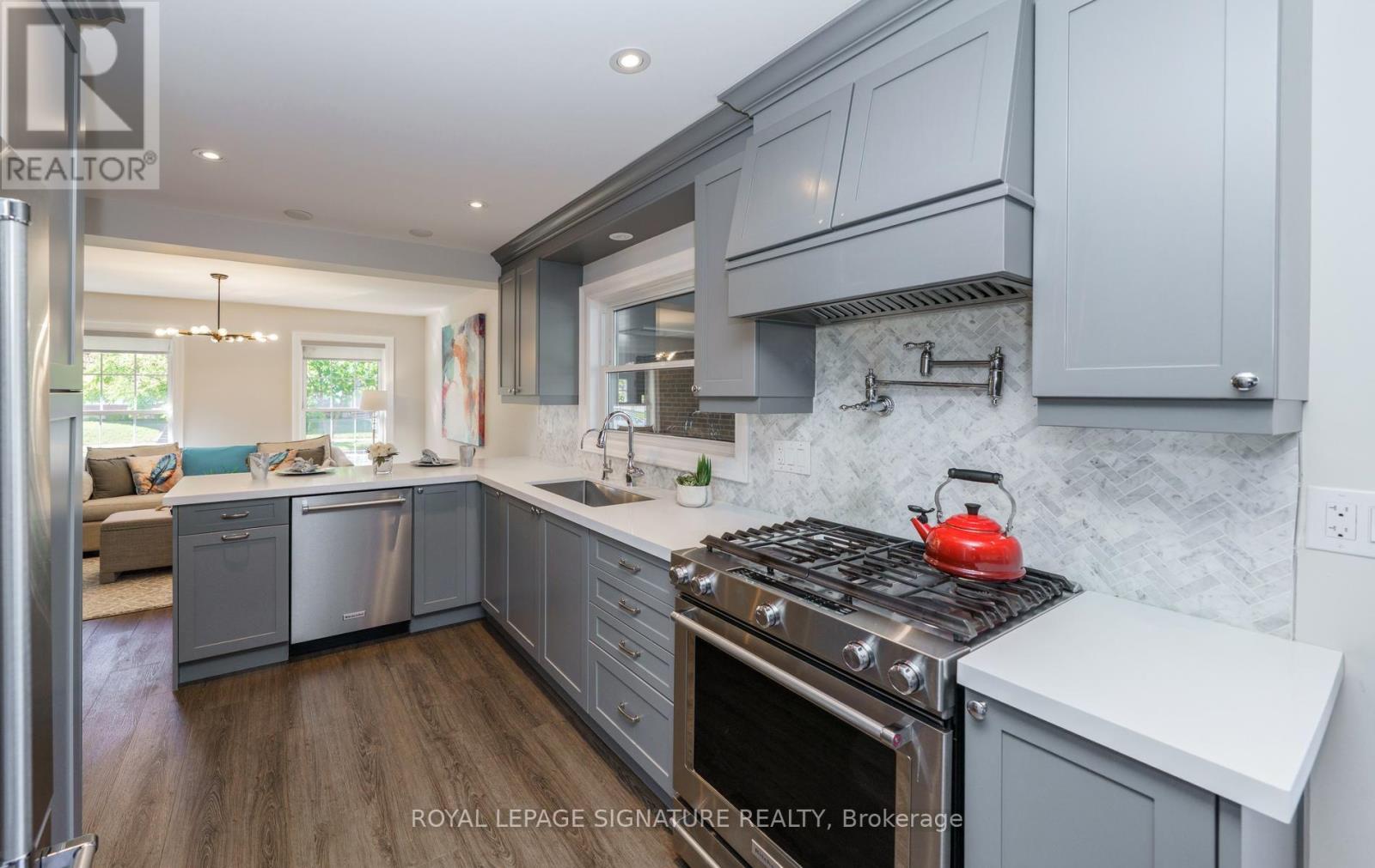 1 Kenmanor Boulevard, Toronto, ON photo 17