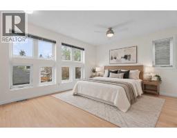 216 4 Avenue NE - photo 25