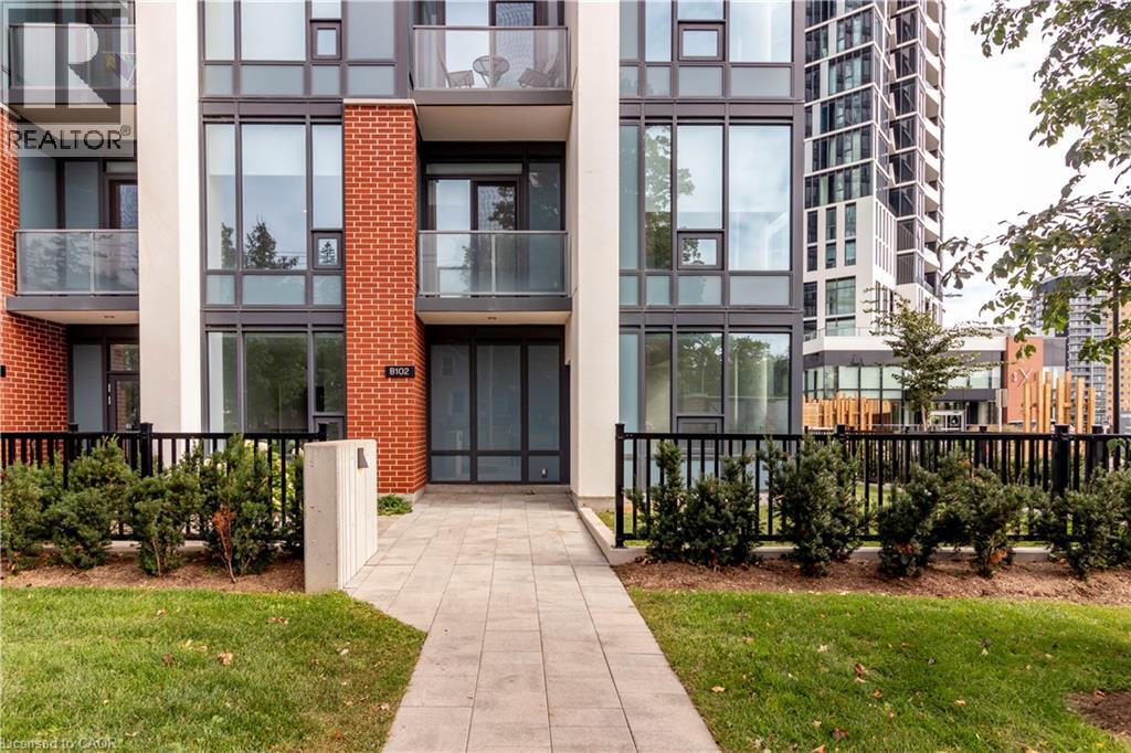 15 Wellington Street South — photo 4