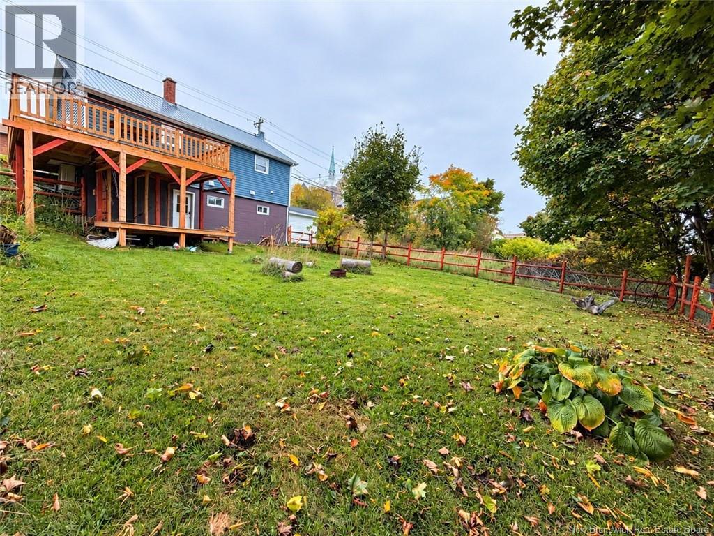 333 Victoria Street - 17