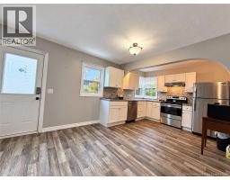 333 Victoria Street, photo 3