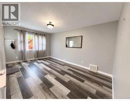 333 Victoria Street, photo 5