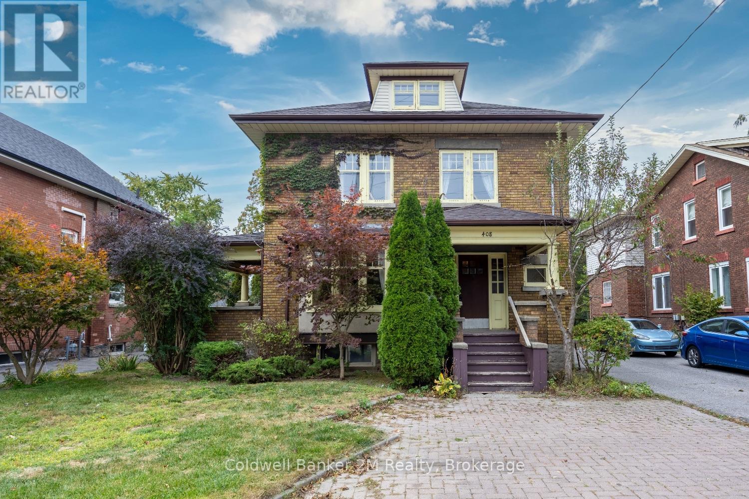 408 SIMCOE STREET N - 1
