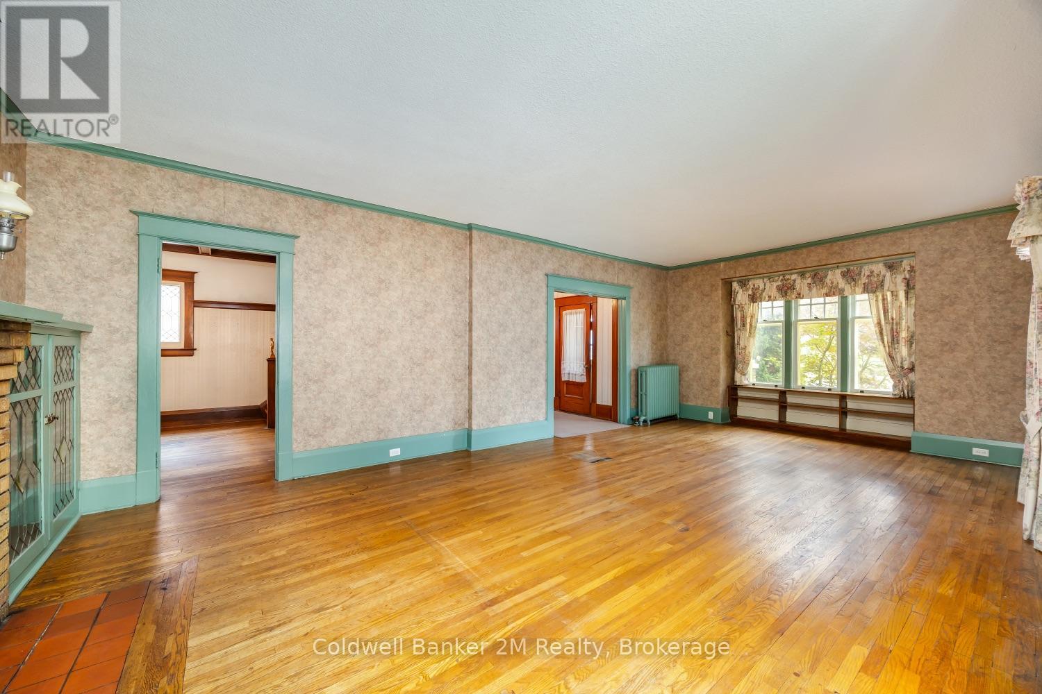 408 SIMCOE STREET N - 13