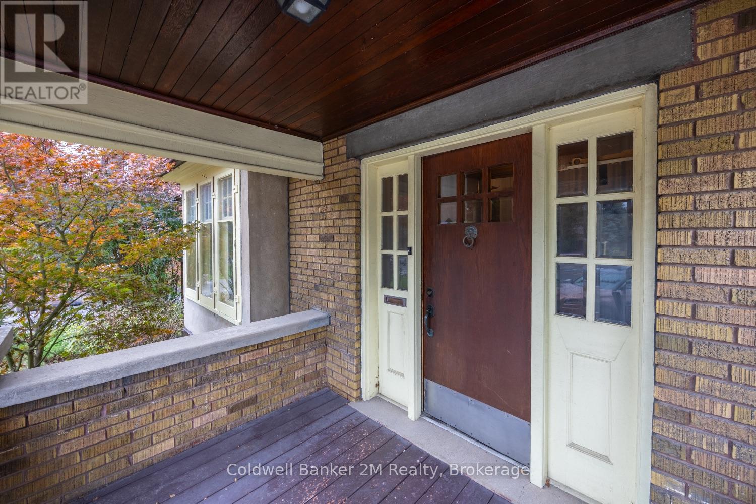 408 Simcoe Street North, Oshawa, ON photo 2