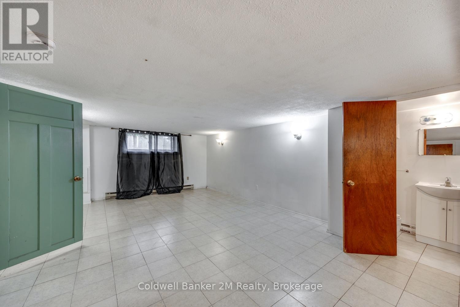 408 Simcoe Street North, Oshawa, ON photo 39