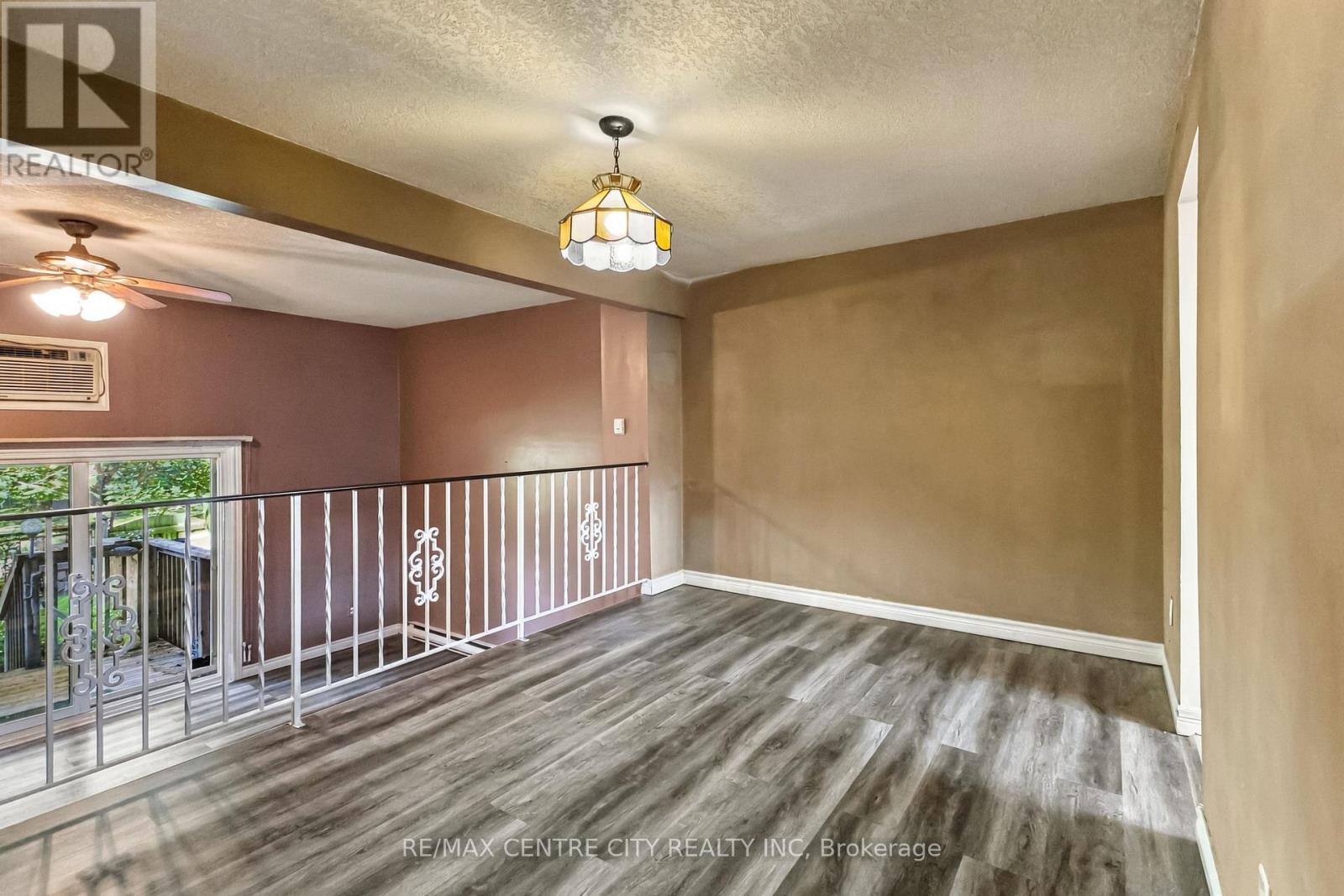 #78 159 SANDRINGHAM CRESCENT - 7