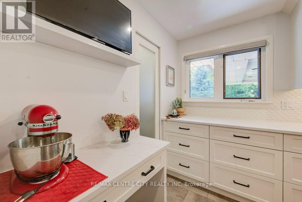 280 HOPE STREET E - 16