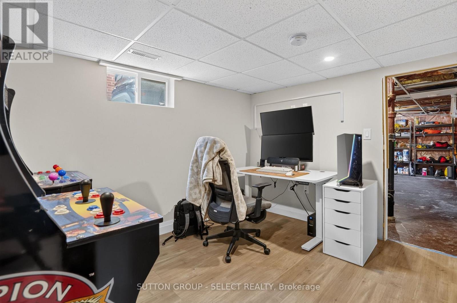 83 EASTMAN AVENUE - Image 26
