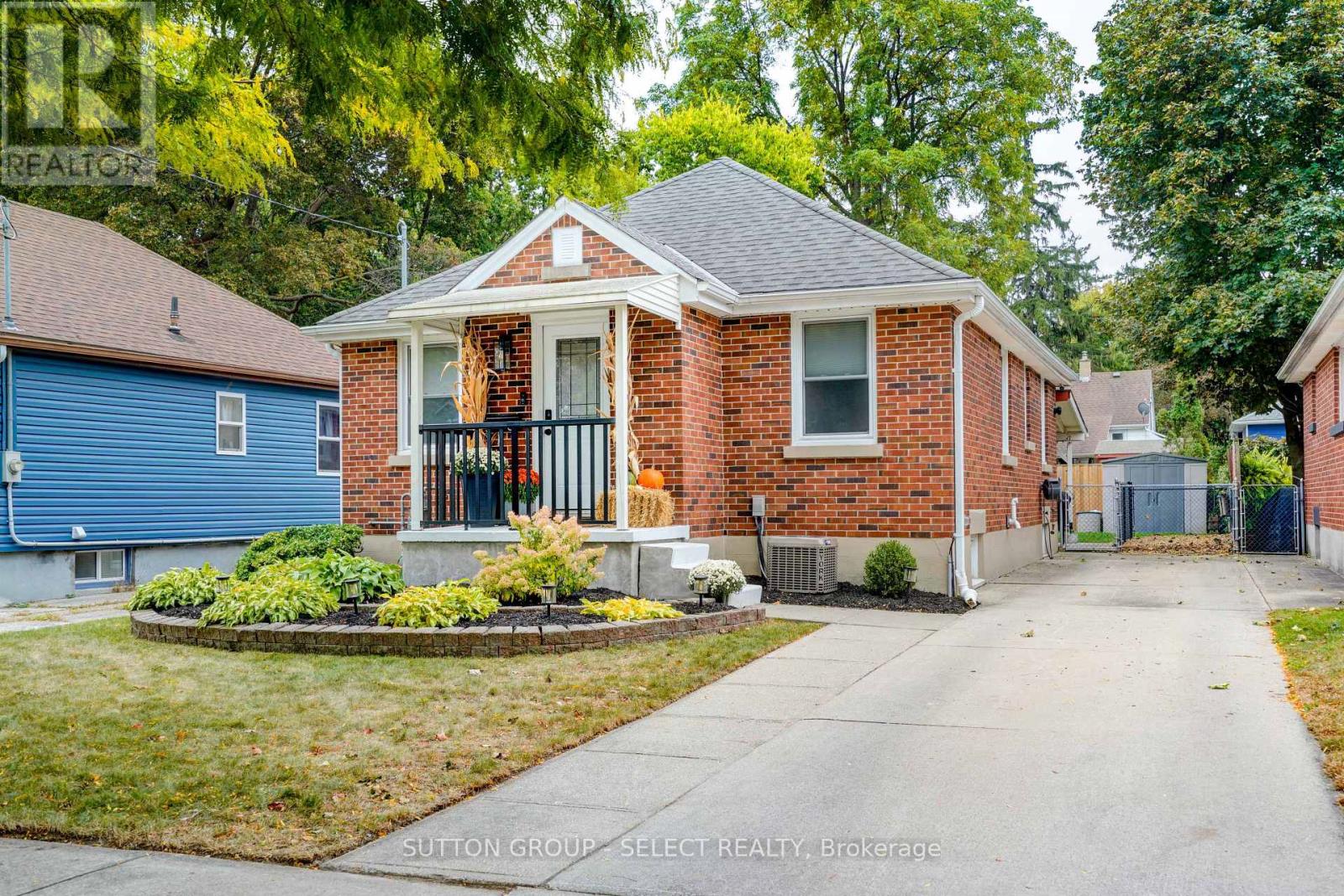 83 EASTMAN AVENUE - Image 3