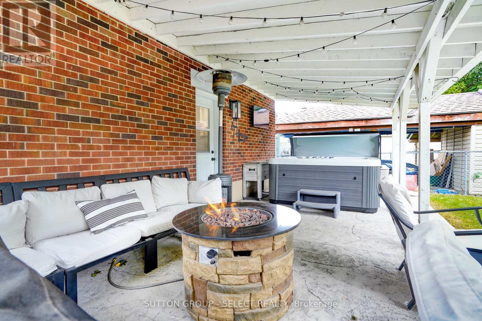 83 EASTMAN AVENUE - Image 31