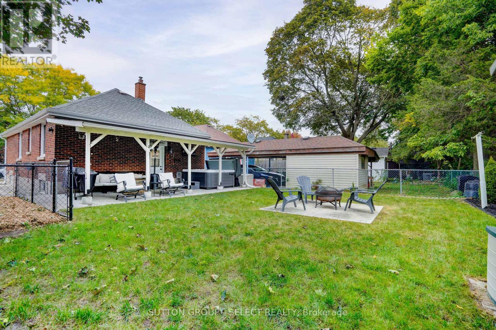 83 EASTMAN AVENUE - 40