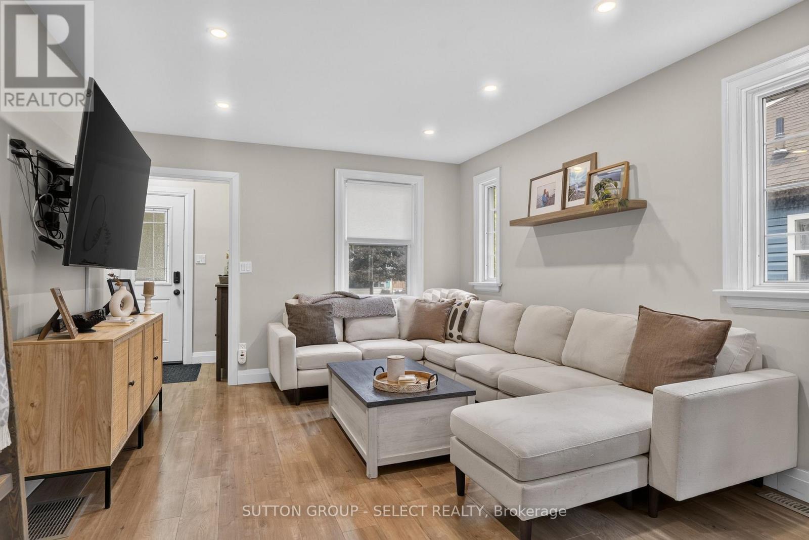 83 EASTMAN AVENUE - Image 6