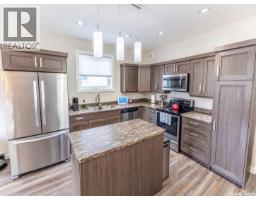 4pc Bathroom - 70 Brigham Road, Moose Jaw, SK S6K0A7 Photo 10