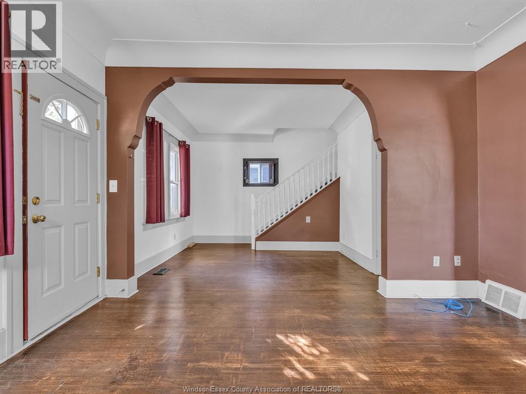 1396 Moy AVENUE - 4