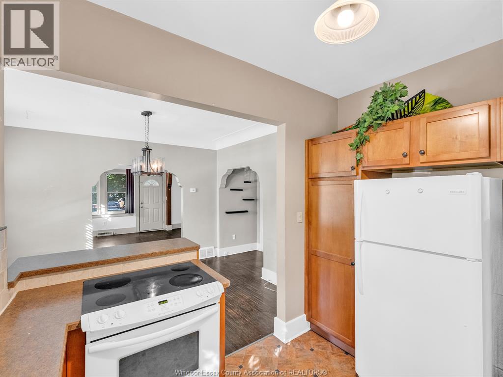 1396 Moy AVENUE - Image 12