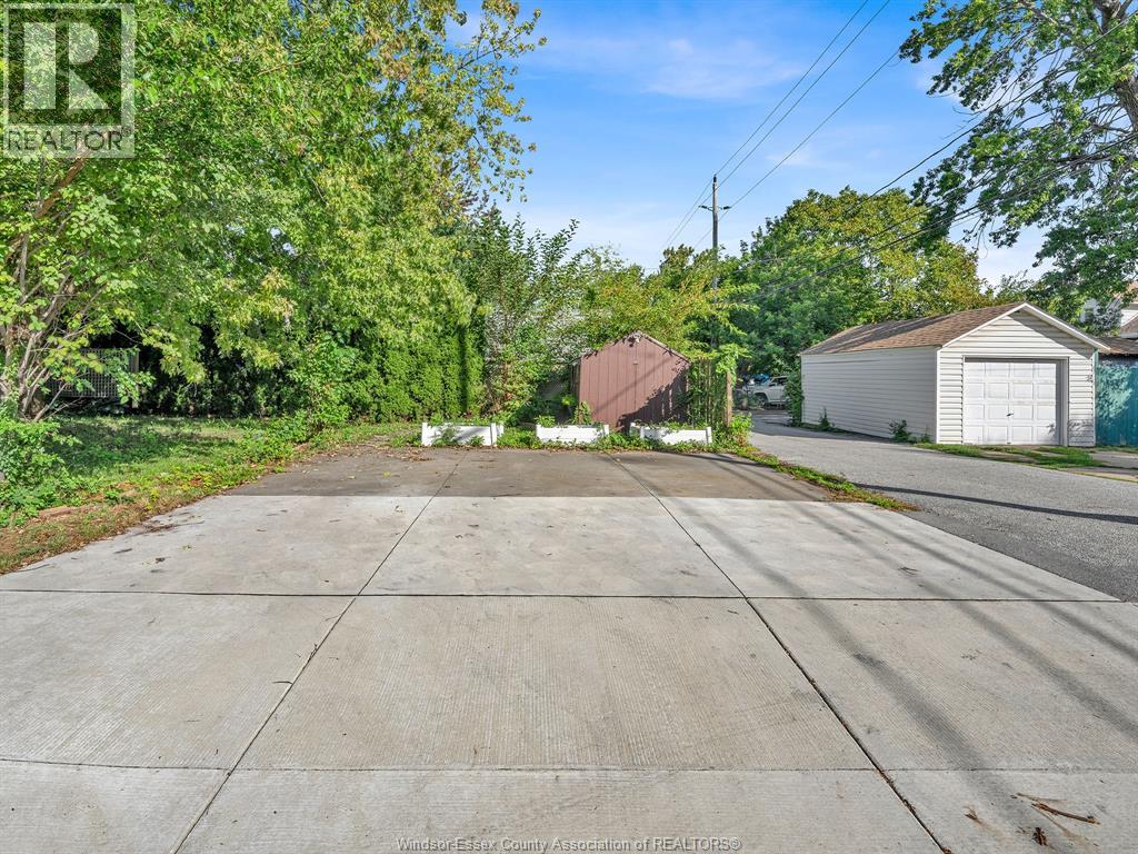 1396 Moy AVENUE - 31
