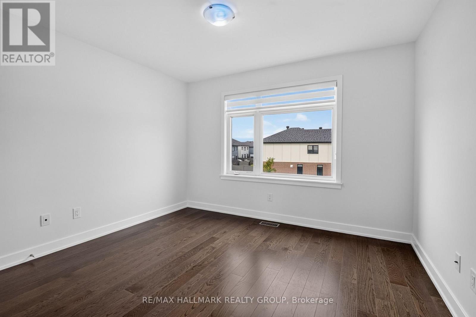 1033 HYDRANGEA AVENUE - Image 34