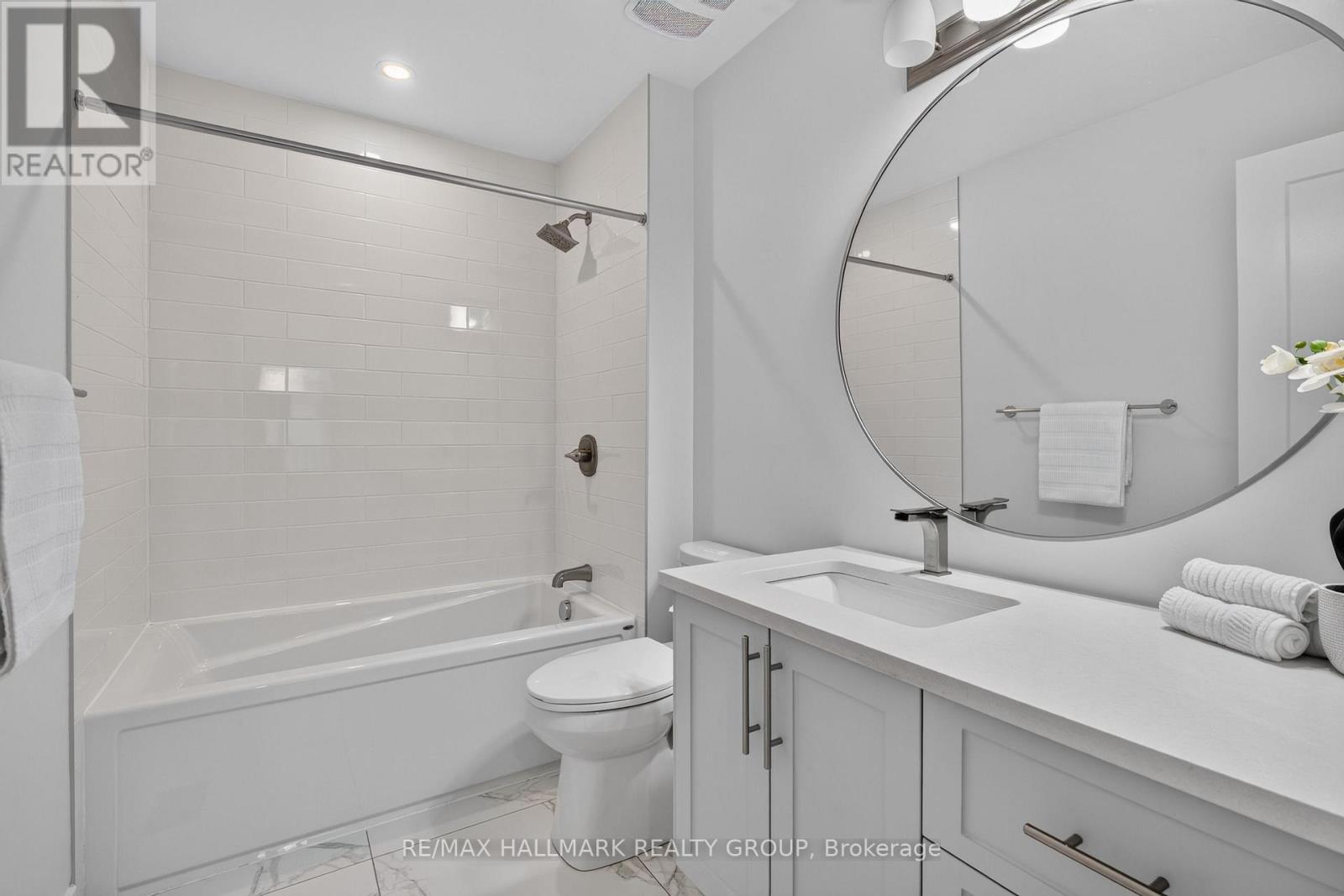 1033 HYDRANGEA AVENUE - 38