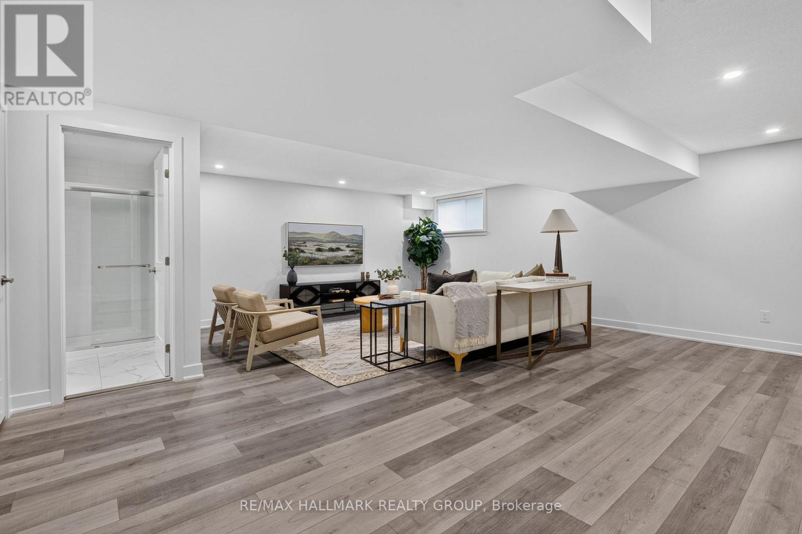 1033 HYDRANGEA AVENUE - Image 40
