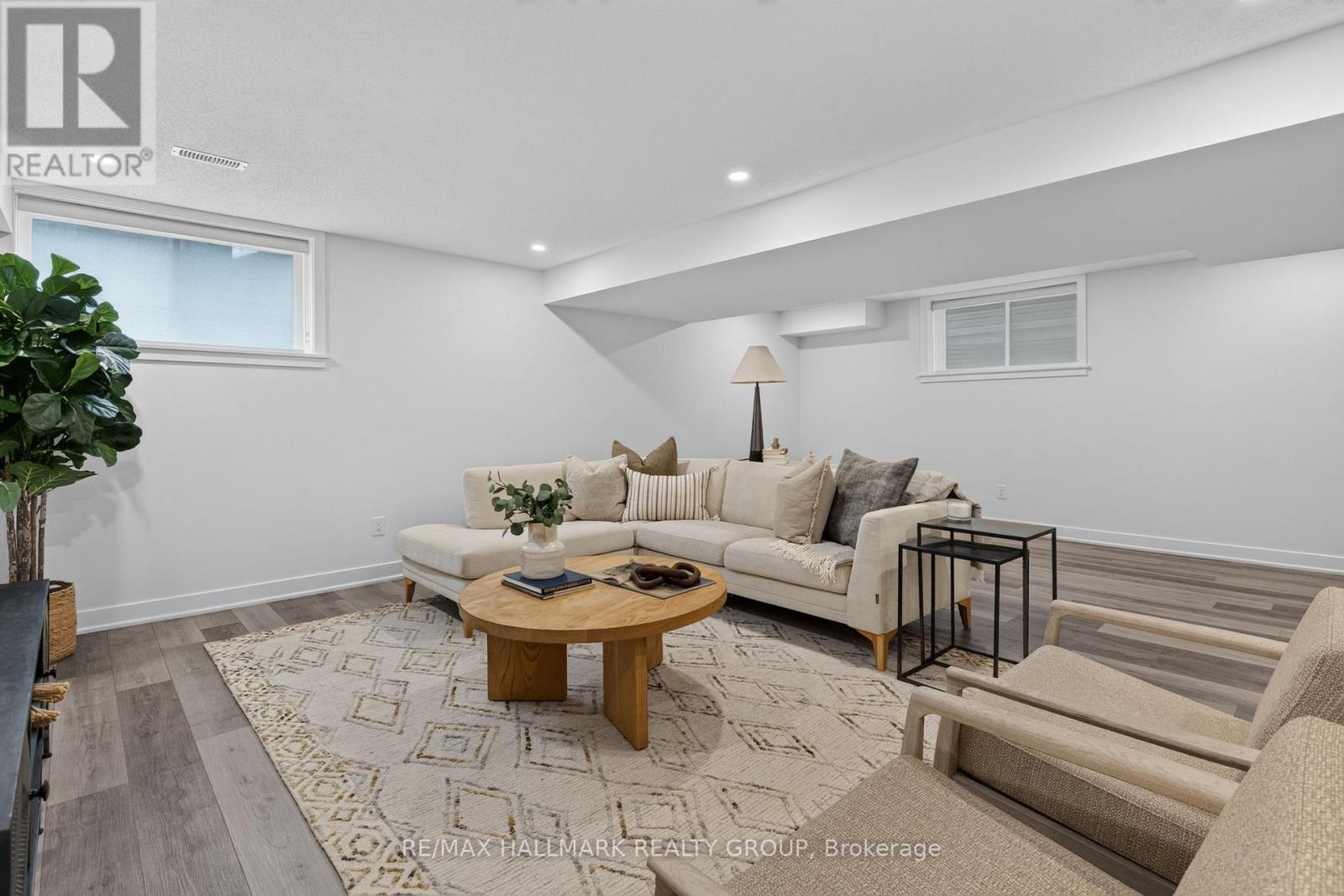 1033 HYDRANGEA AVENUE - 42