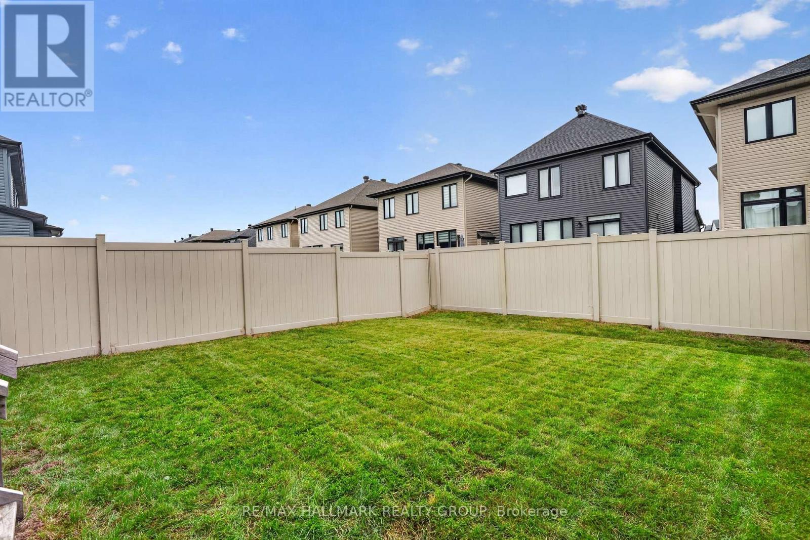 1033 HYDRANGEA AVENUE - 44