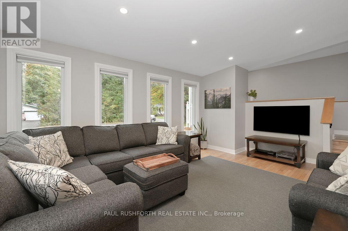 141 TORBOLTON STREET - 7